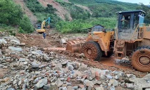 Quảng Nam: Cận cảnh hợp sức mở đường cứu nạn, phá thế cô lập ở Phước Sơn
